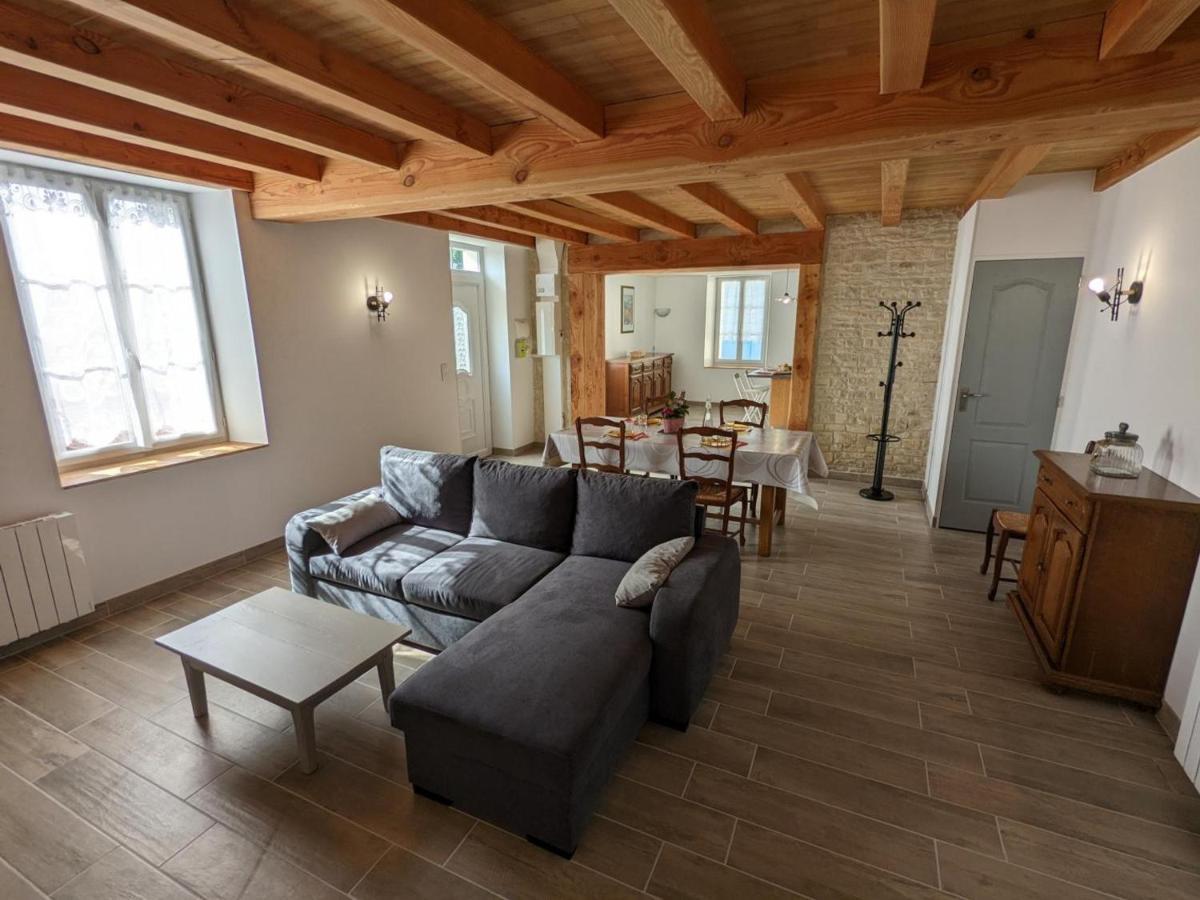 Maison Lumineuse Avec Cour Privative, Proche Sites Culturels, Tout Confort, Equipe Bebe, Wifi Inclus - Fr-1-653-98 Puyreaux Exterior photo